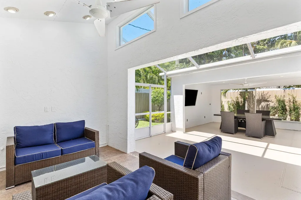 735 NE 6th Street Boca Raton FL 33432