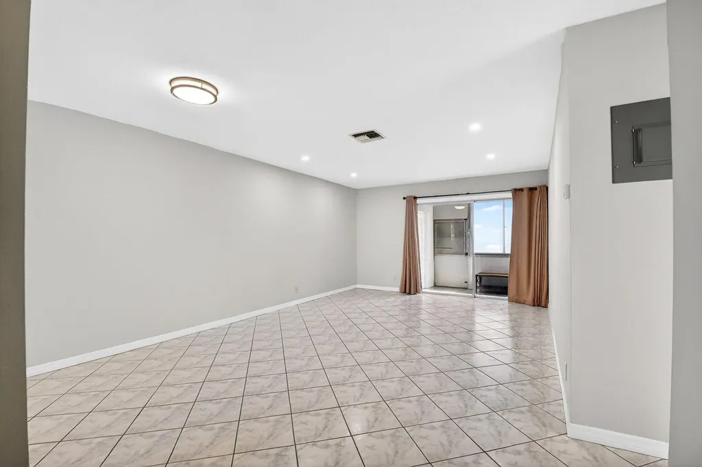 2783 E Dudley Drive Drive E West Palm Beach FL 33415