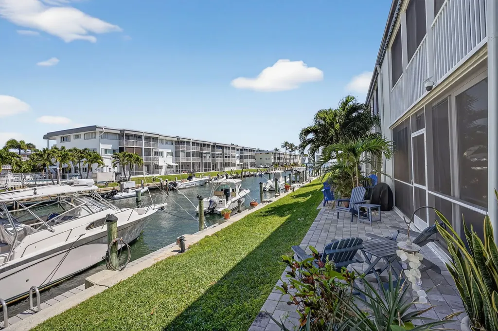 121 Wettaw Lane North Palm Beach FL 33408