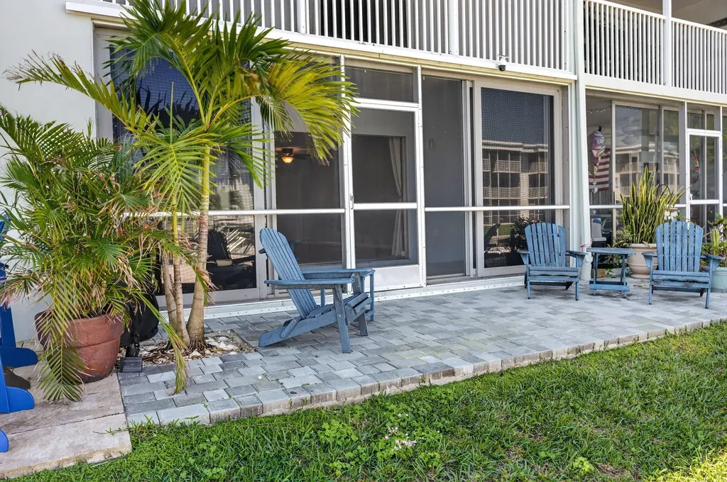 121 Wettaw Lane North Palm Beach FL 33408