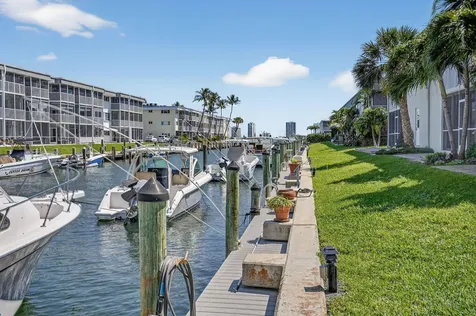 121 Wettaw Lane North Palm Beach FL 33408