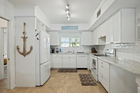 337 Fairway N Tequesta FL 33469
