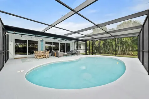 337 Fairway N Tequesta FL 33469