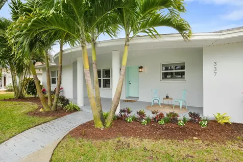 337 Fairway N Tequesta FL 33469