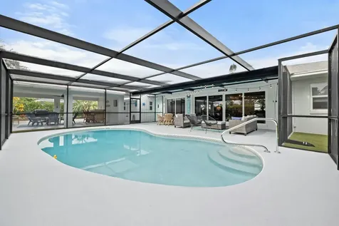 337 Fairway N Tequesta FL 33469