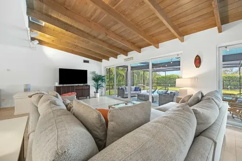 337 Fairway N Tequesta FL 33469