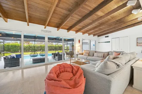 337 Fairway N Tequesta FL 33469