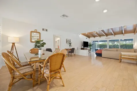 337 Fairway N Tequesta FL 33469