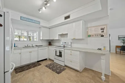 337 Fairway N Tequesta FL 33469