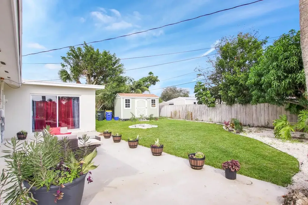19185 SE Homewood Avenue Jupiter FL 33469