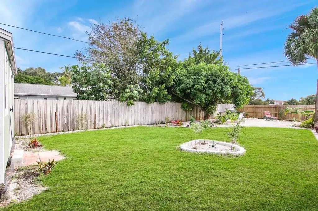 19185 SE Homewood Avenue Jupiter FL 33469