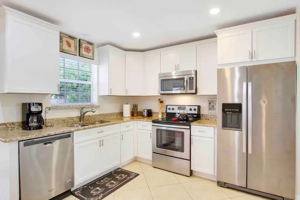 19185 SE Homewood Avenue Jupiter FL 33469