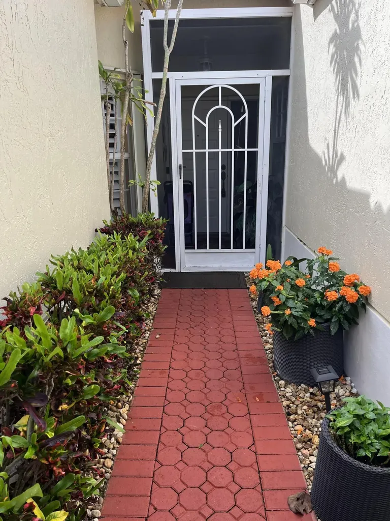 6108 Petunia Road Delray Beach FL 33484