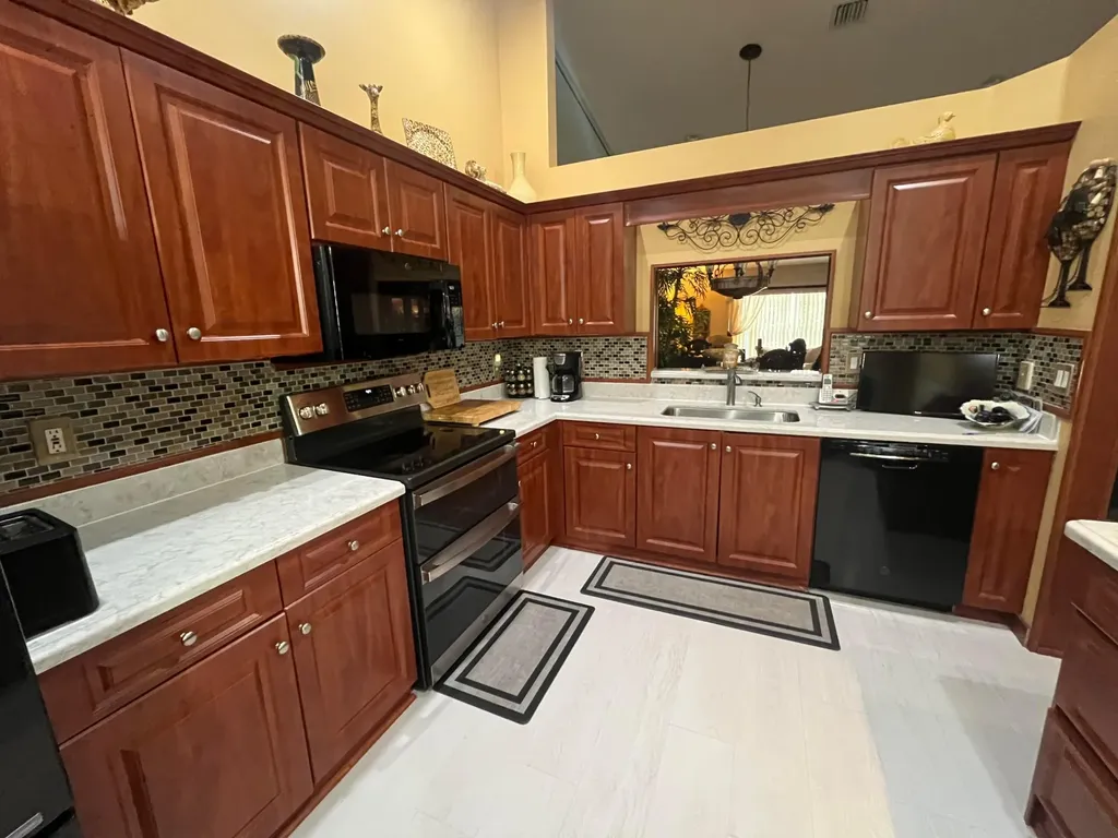 6108 Petunia Road Delray Beach FL 33484
