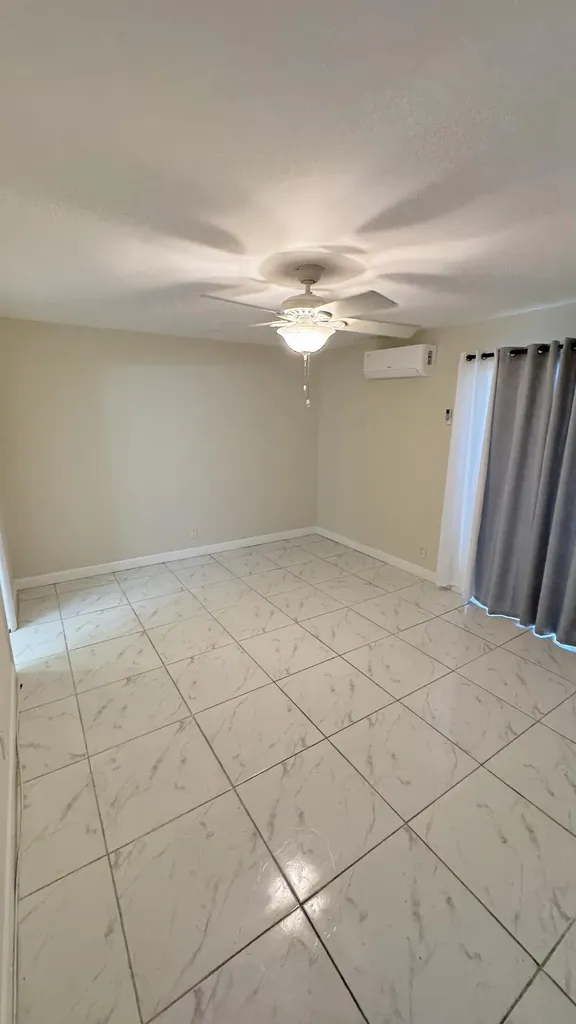 42 Sussex West Palm Beach FL 33417
