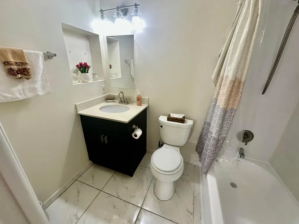 42 Sussex West Palm Beach FL 33417