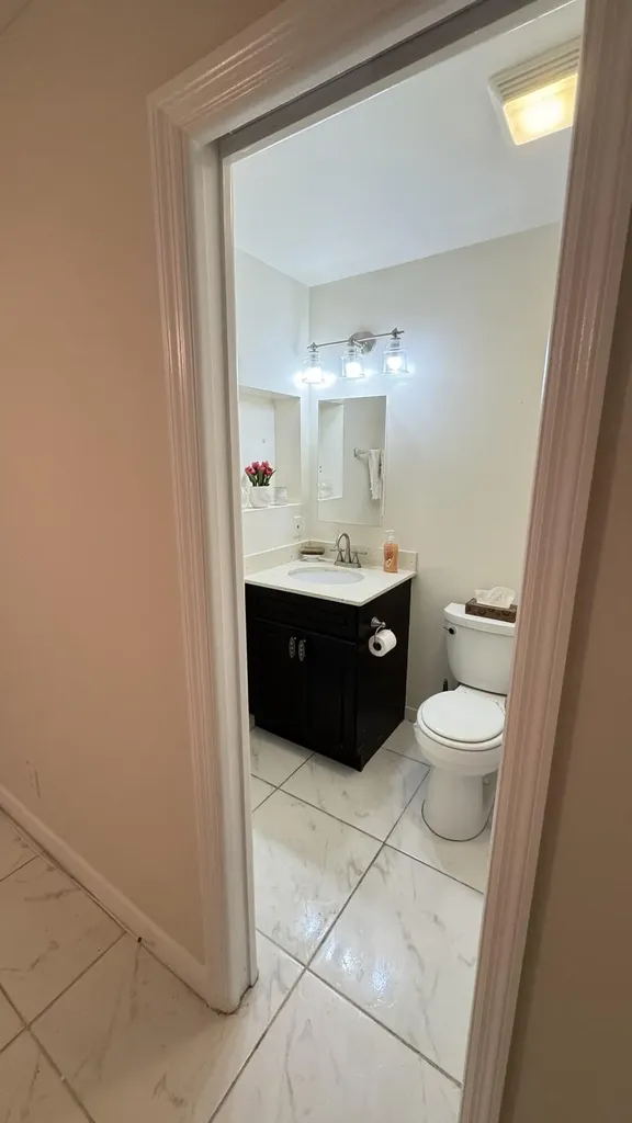 42 Sussex West Palm Beach FL 33417