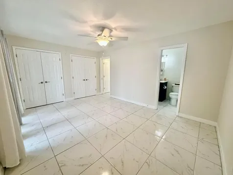 42 Sussex West Palm Beach FL 33417