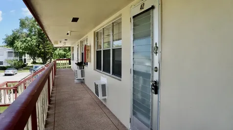 42 Sussex West Palm Beach FL 33417