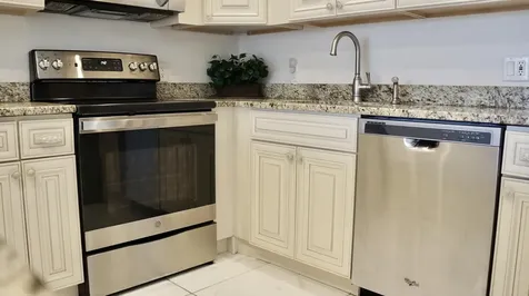 42 Sussex West Palm Beach FL 33417