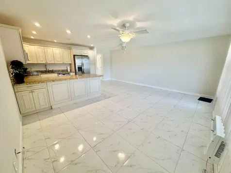 42 Sussex West Palm Beach FL 33417