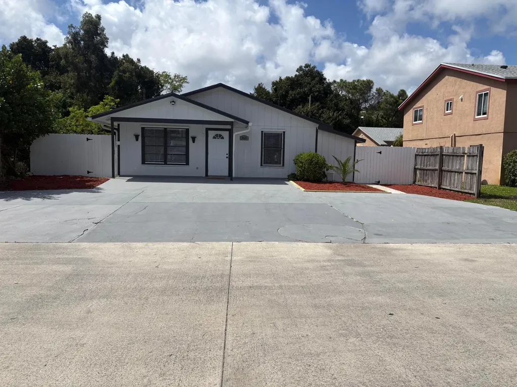 3825 Patio Court Lake Worth FL 33461