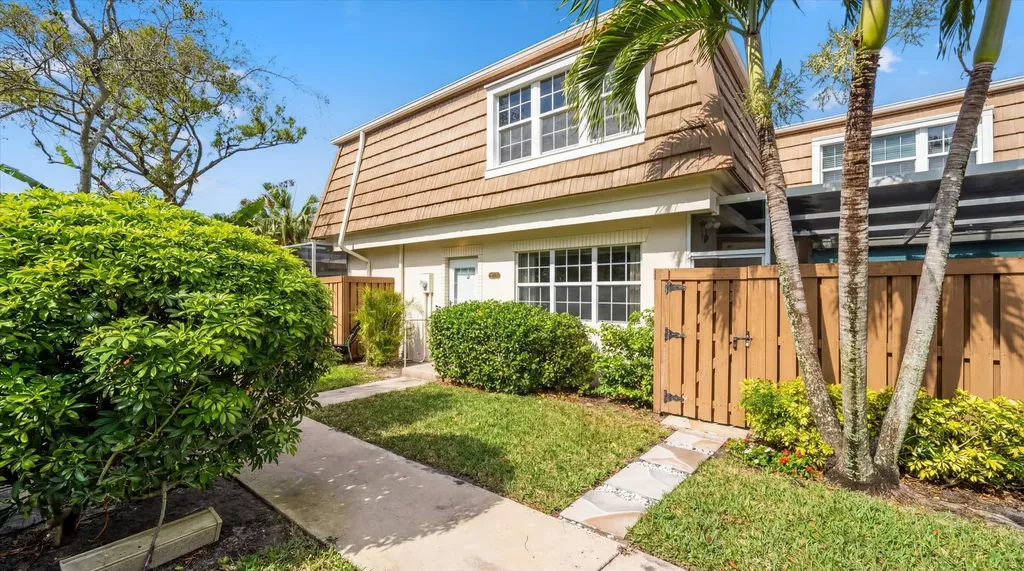 4348 Hazel Avenue Palm Beach Gardens FL 33410