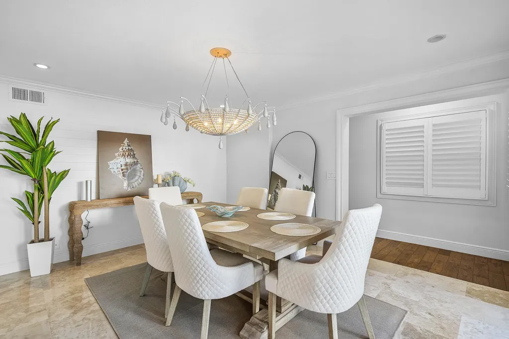 820 Palm Trail Delray Beach FL 33483