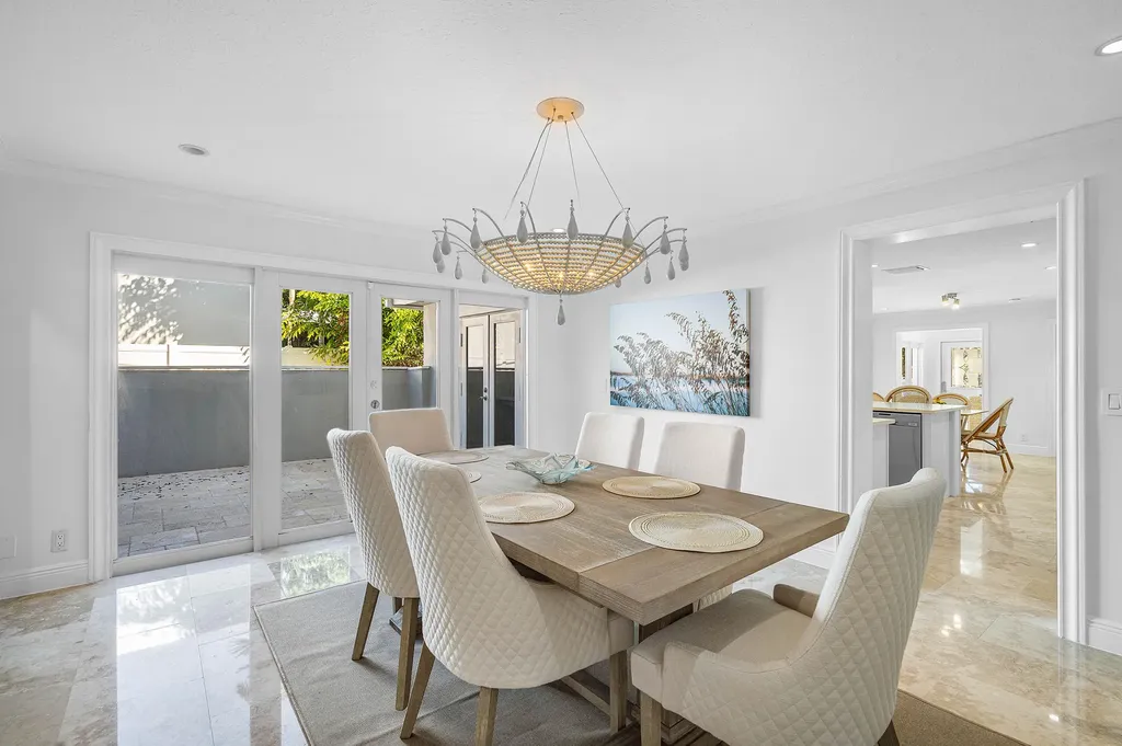 820 Palm Trail Delray Beach FL 33483