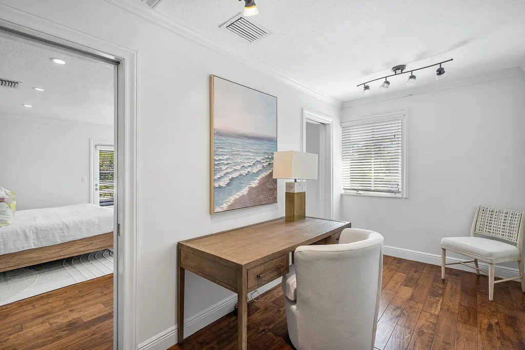 820 Palm Trail Delray Beach FL 33483