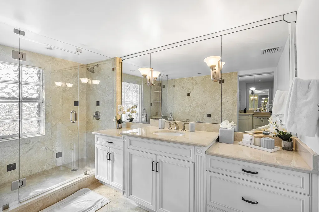 820 Palm Trail Delray Beach FL 33483