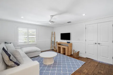 820 Palm Trail Delray Beach FL 33483