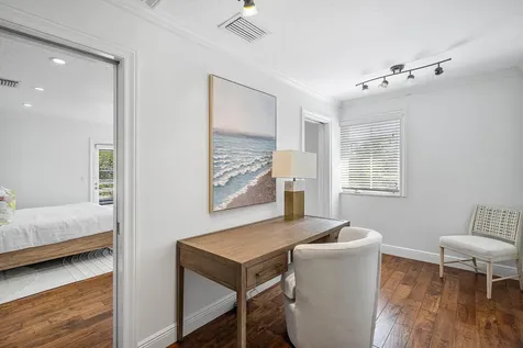 820 Palm Trail Delray Beach FL 33483