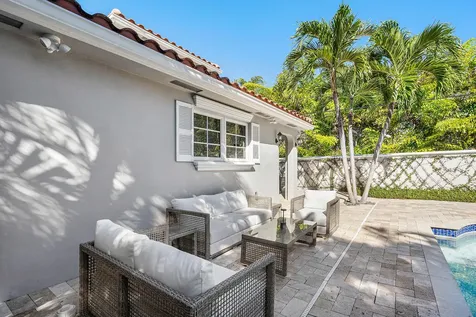 820 Palm Trail Delray Beach FL 33483