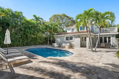 820 Palm Trail Delray Beach FL 33483