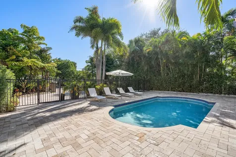 820 Palm Trail Delray Beach FL 33483