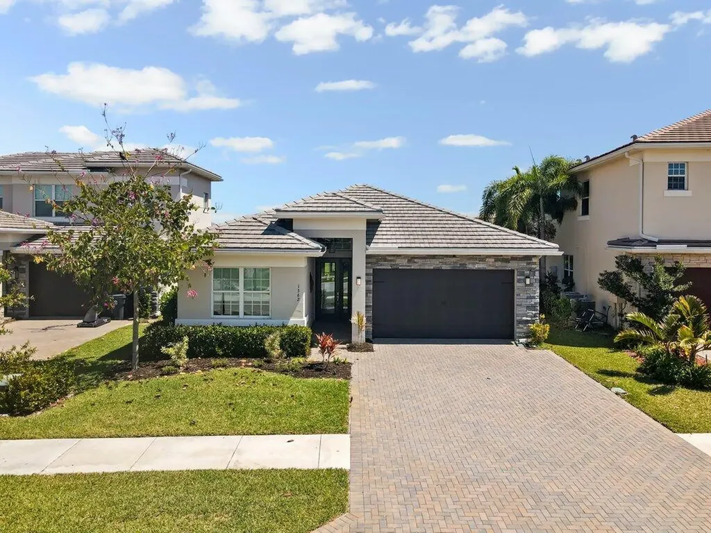 1362 Harvester Crossing Loxahatchee FL 33470