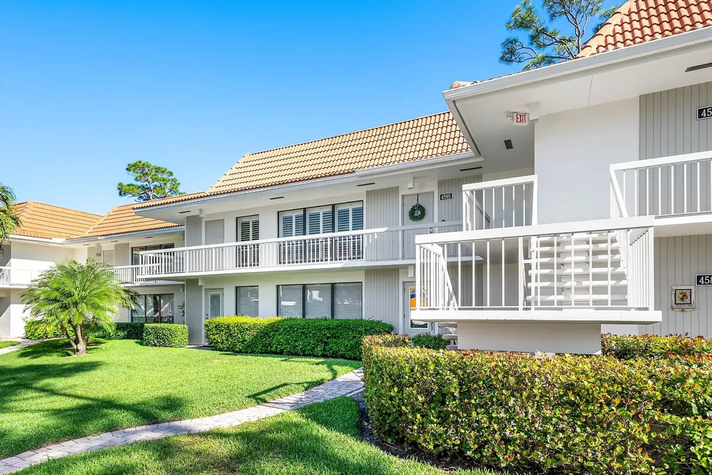 4595 Kittiwake Court Boynton Beach FL 33436