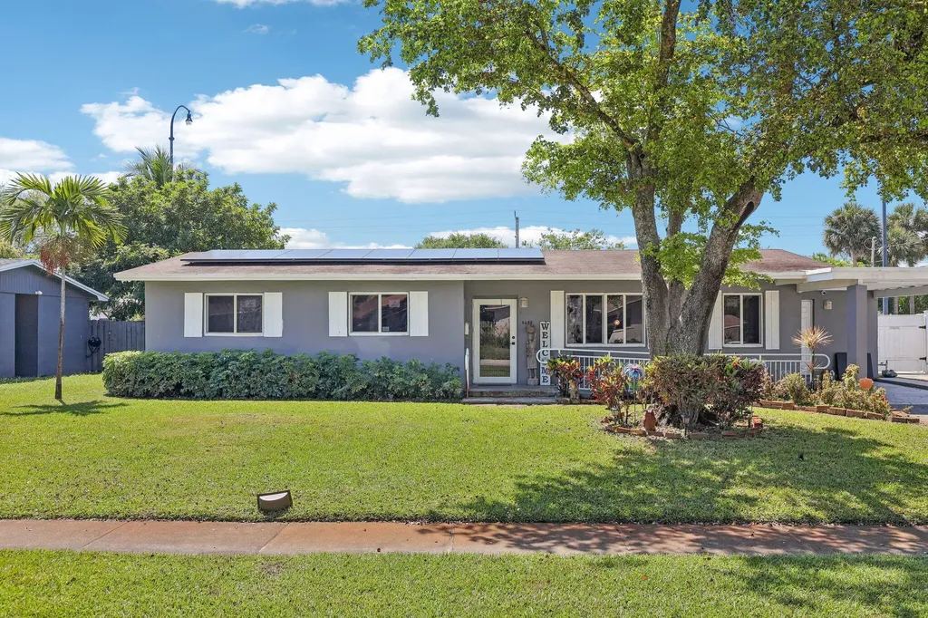 4688 NW 1st Street Plantation FL 33317