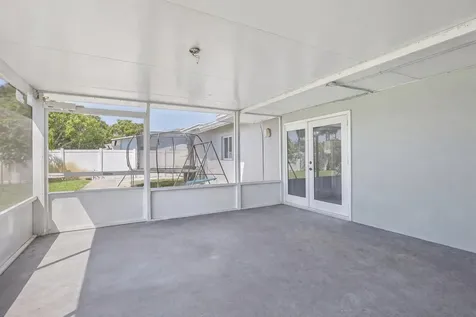 4688 NW 1st Street Plantation FL 33317