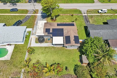 4688 NW 1st Street Plantation FL 33317