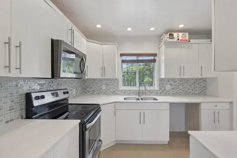 4688 NW 1st Street Plantation FL 33317