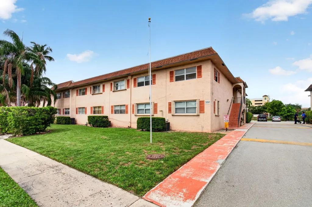 550 SW 2nd Avenue Boca Raton FL 33432