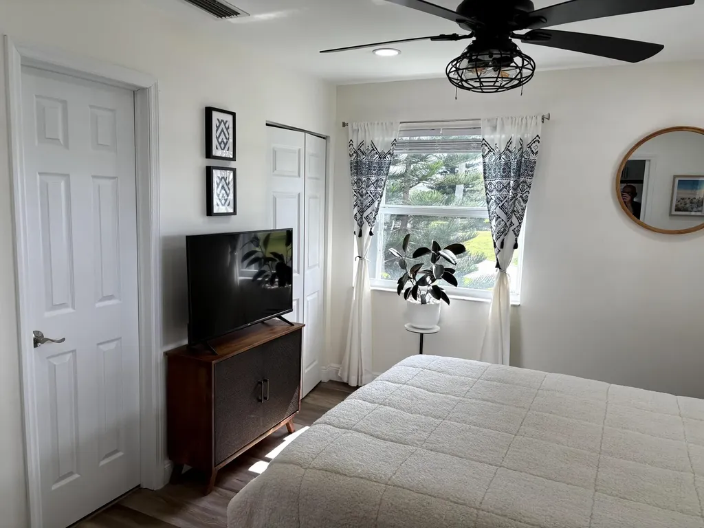 2825 SW 13th Street Delray Beach FL 33445
