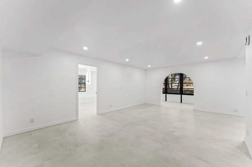 551 Piedmont L Delray Beach FL 33484