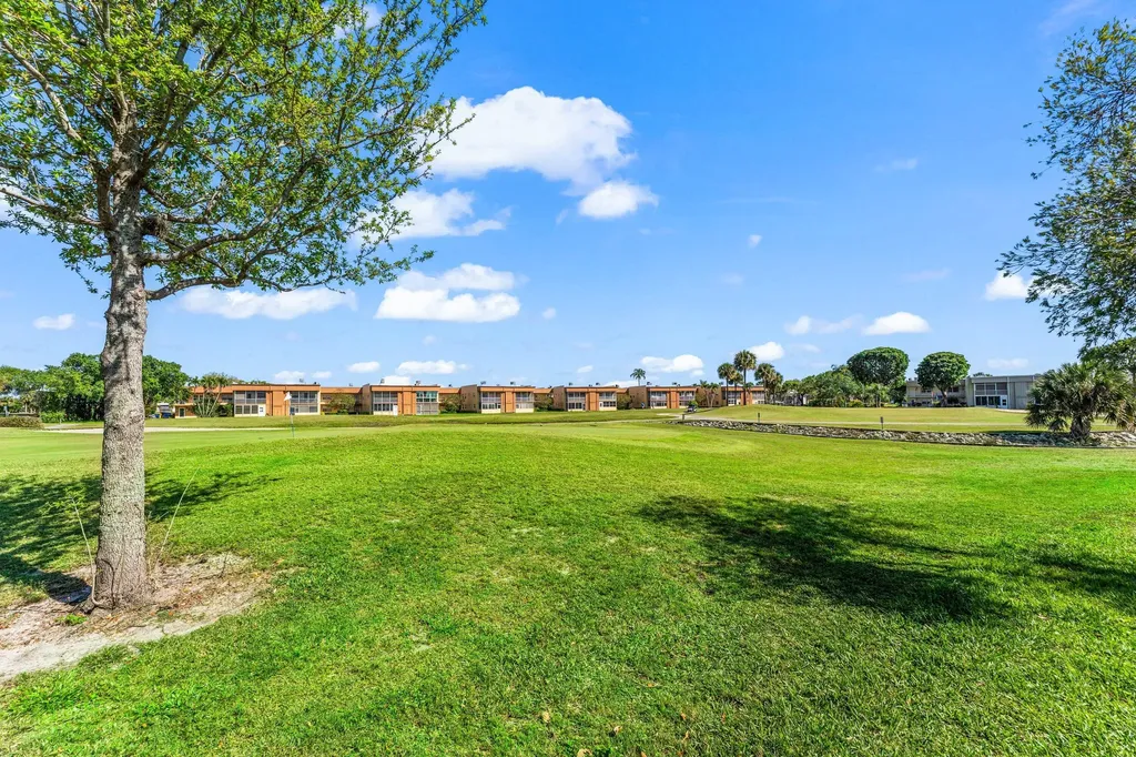 551 Piedmont L Delray Beach FL 33484