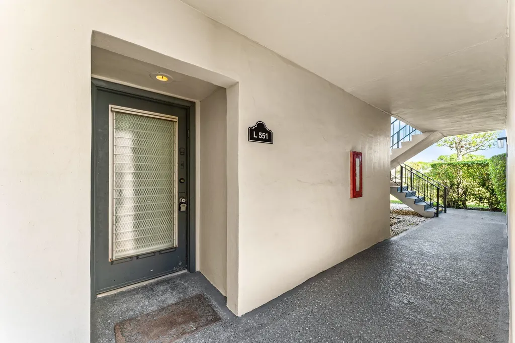 551 Piedmont L Delray Beach FL 33484