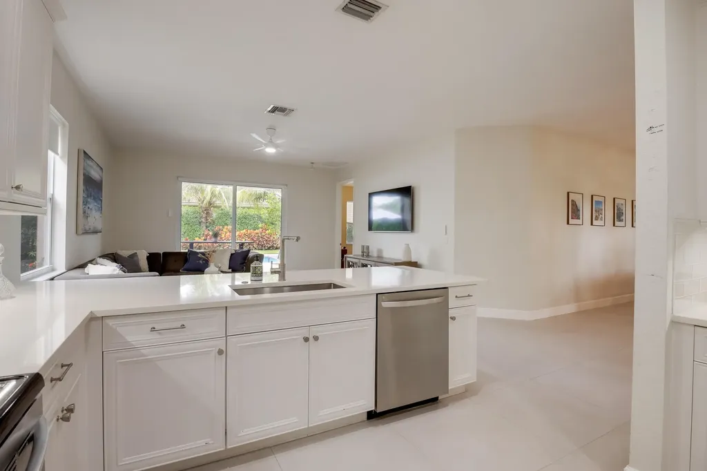 10894 Bitternut Hickory Lane Boynton Beach FL 33437