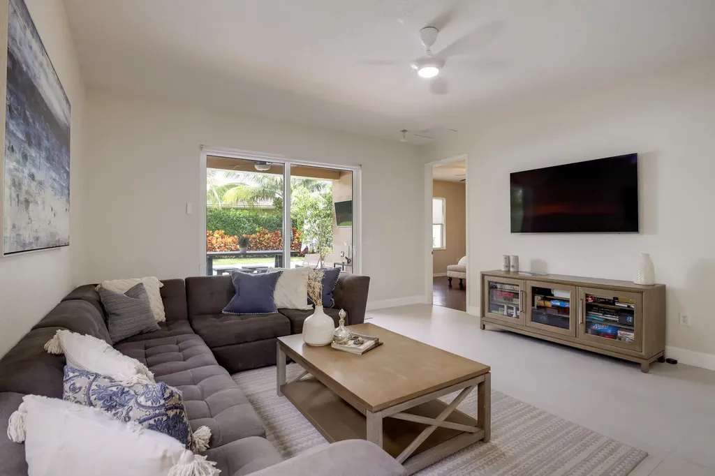 10894 Bitternut Hickory Lane Boynton Beach FL 33437