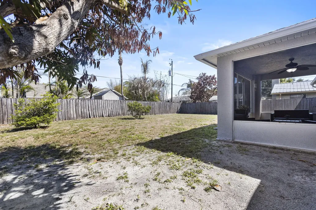 861 SE Cavern Avenue Port St Lucie FL 34983